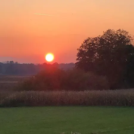 شقة Traumhafte Familien Am Chiemsee Bergpanorama Sonnenuntergang Terrasse Grillplatz Mit Bis Zu 3 Schlafzimmern Fuer Bis Zu 6 Personen