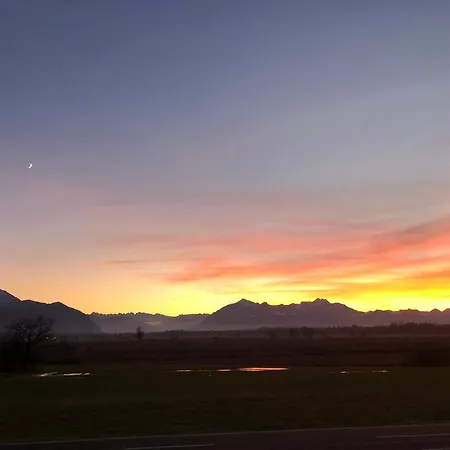 Traumhafte Familien Am Chiemsee Bergpanorama Sonnenuntergang Terrasse Grillplatz Mit Bis Zu 3 Schlafzimmern Fuer Bis Zu 6 Personen شقة غرابينشتت