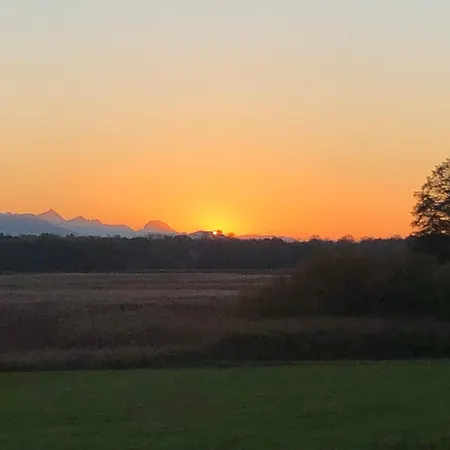 شقة Traumhafte Familien Am Chiemsee Bergpanorama Sonnenuntergang Terrasse Grillplatz Mit Bis Zu 3 Schlafzimmern Fuer Bis Zu 6 Personen